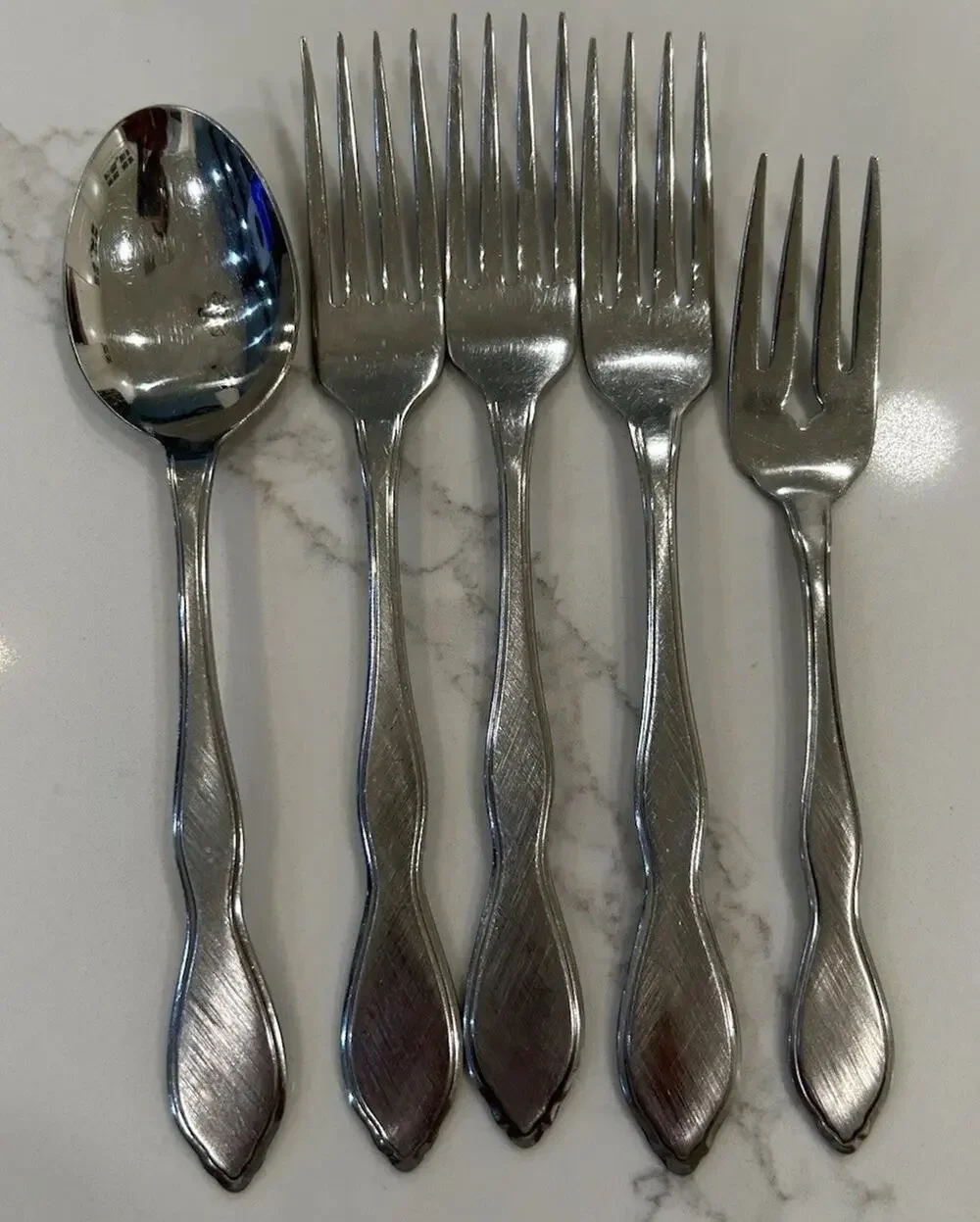 Vtg Set 5 Oneida VALERIE Distinction Deluxe Stainless Flatware 4 Forks 1 Spoon